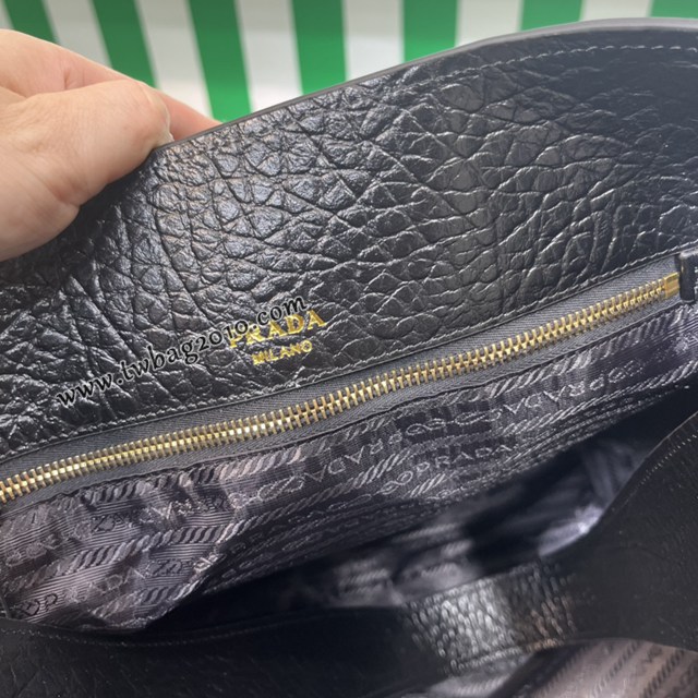 Prada專櫃新品石頭紋超大號流浪包 普拉達黑色石頭紋牛皮肩背包 csp1654